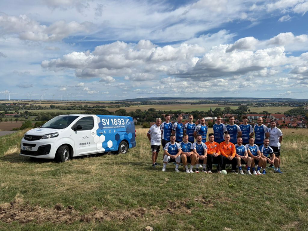 Die Erste auf dem Goldberg zum Team-Foto